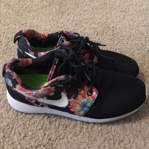 Nike Roshe Custom Floral Design hardly worn